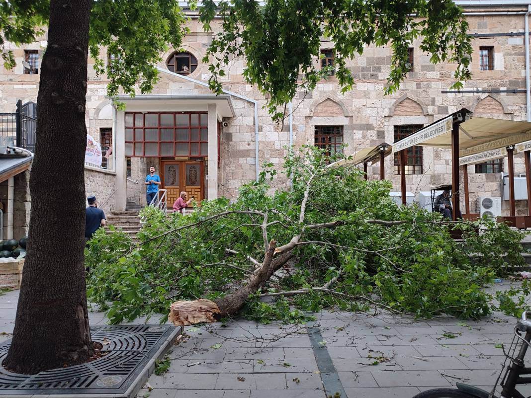 Fırtına Konya’yı böyle yıktı 18